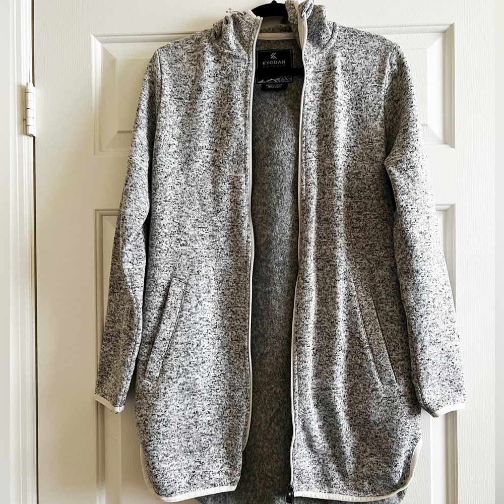 SALE!! Sweaters/Blouses/Shirts 2/$22*! Kyodan Sweater with hood
